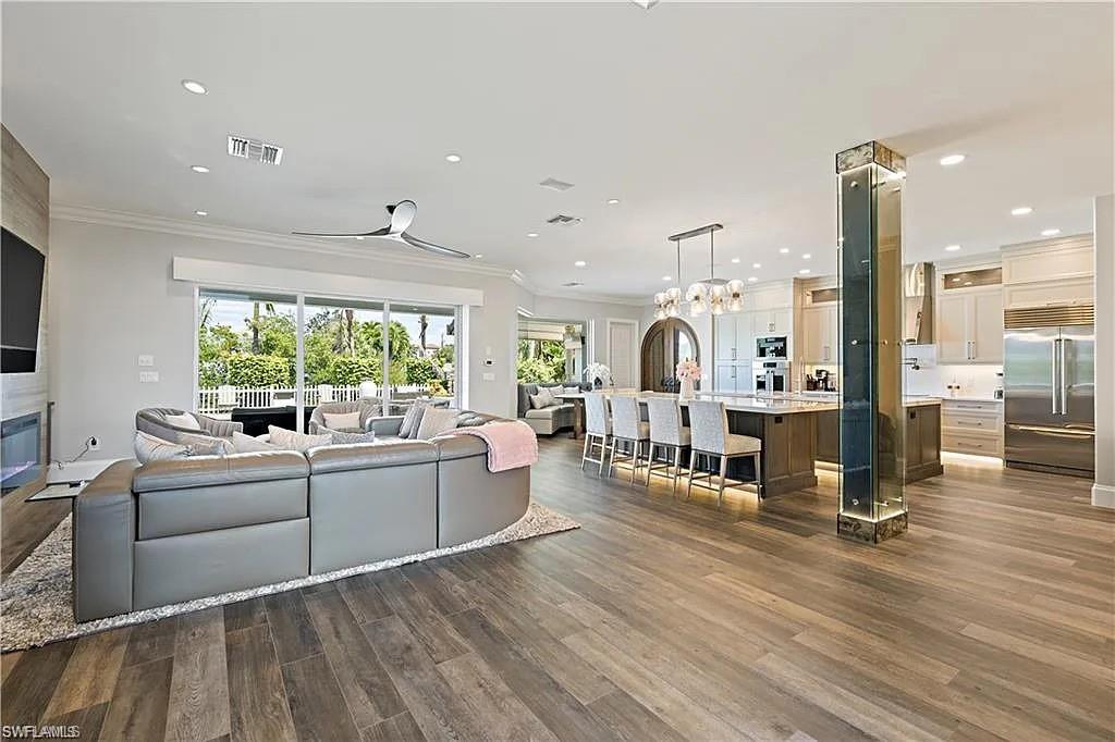 GOLDEN SHORES - Residential