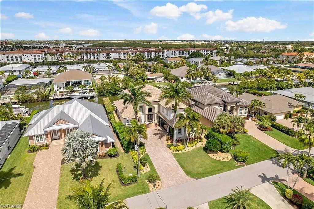 GOLDEN SHORES - Residential