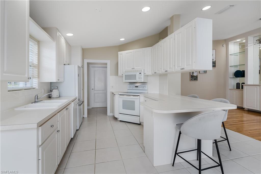 ISLAND WALK - Residential Lease