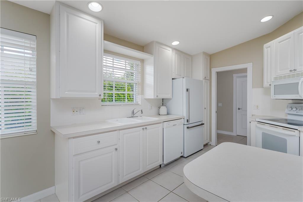ISLAND WALK - Residential Lease