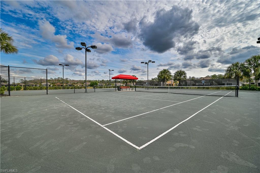 HAMPTON LAKES - Residential