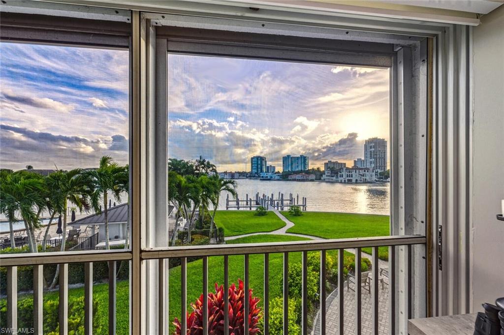PELICAN POINT WEST - Residential