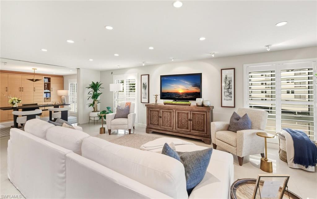 PELICAN POINT WEST - Residential