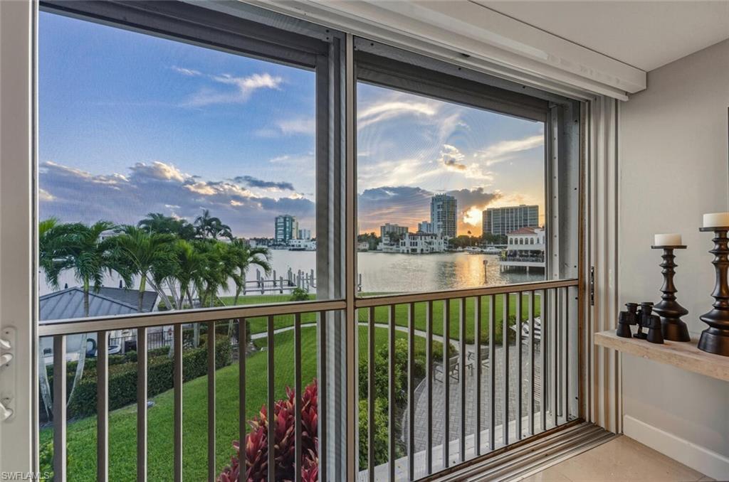 PELICAN POINT WEST - Residential