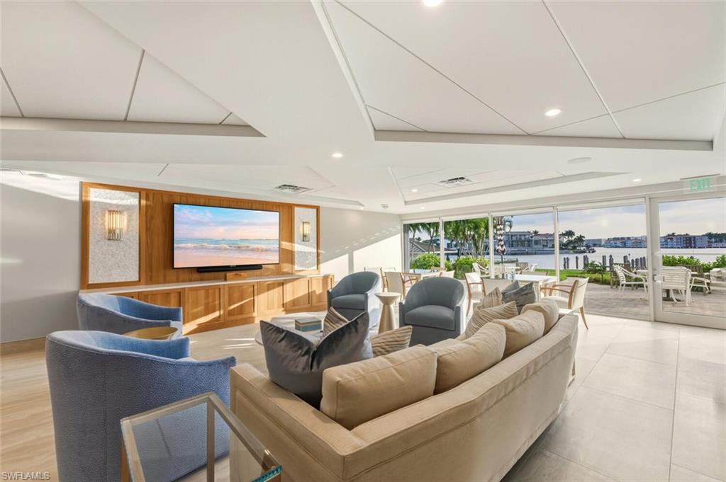 PELICAN POINT WEST - Residential
