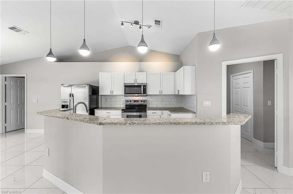 CAPE CORAL - Residential