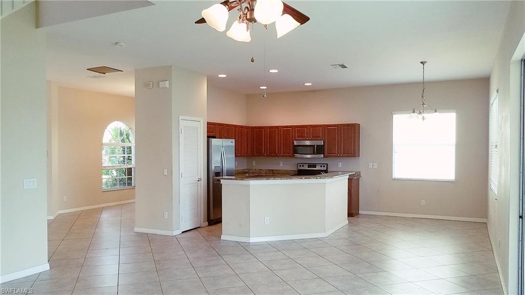 CORAL LAKES - Residential