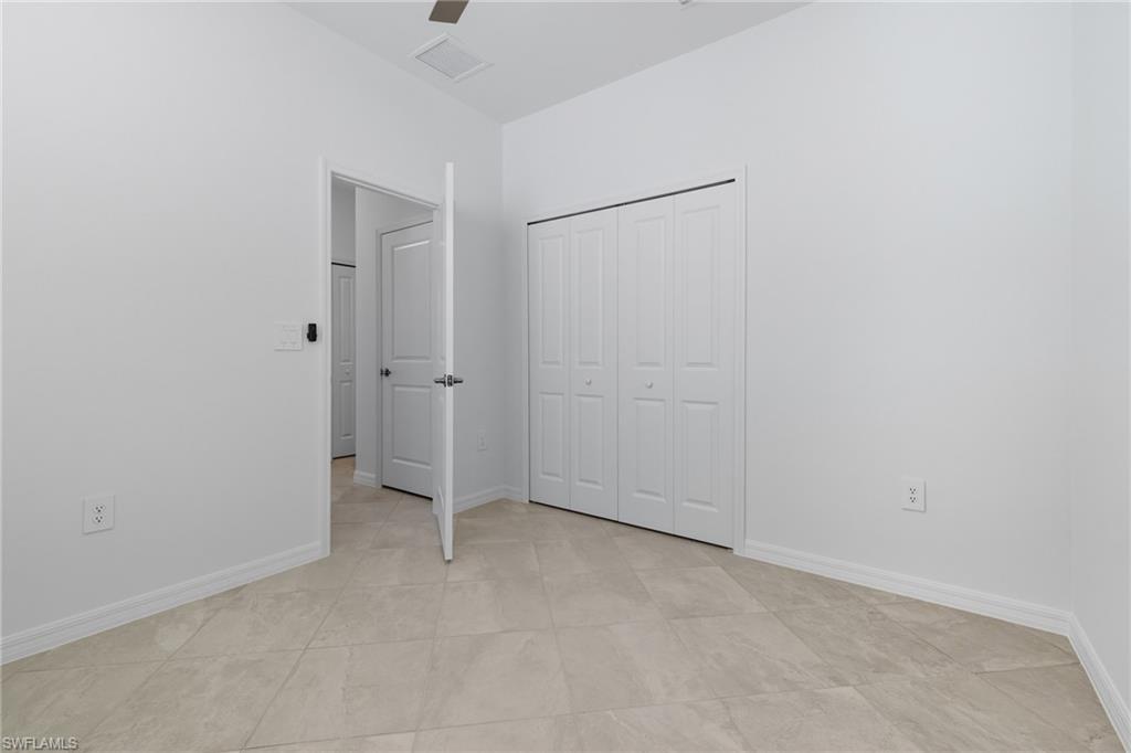 HAMPTON LAKES - Residential Lease