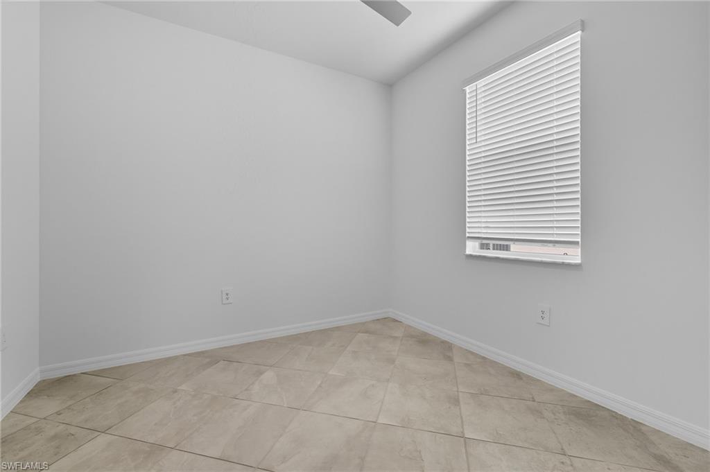 HAMPTON LAKES - Residential Lease