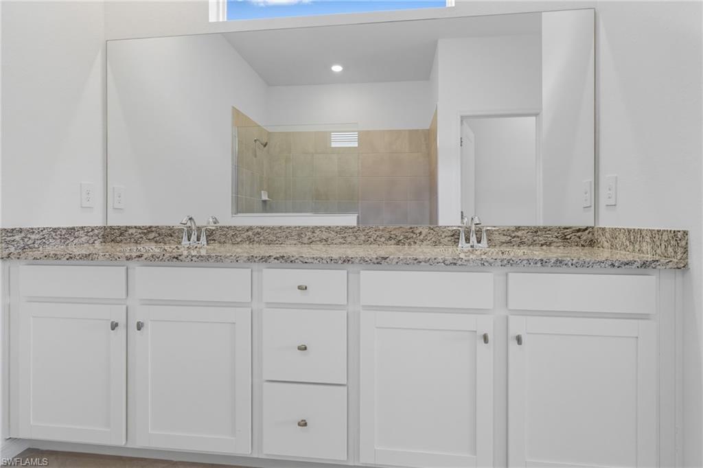 HAMPTON LAKES - Residential Lease