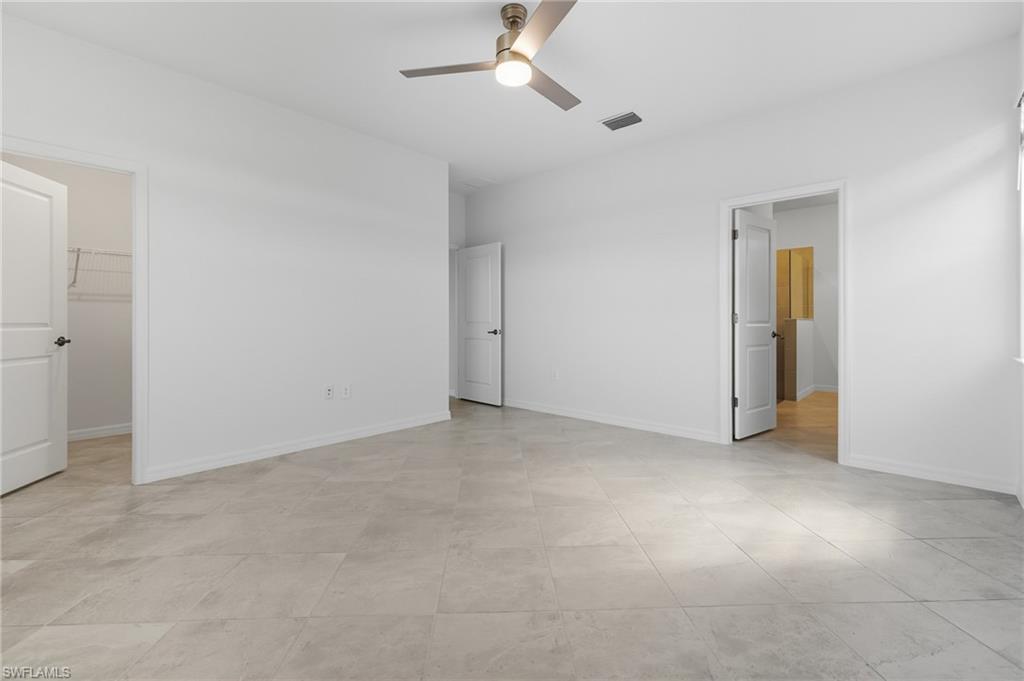 HAMPTON LAKES - Residential Lease