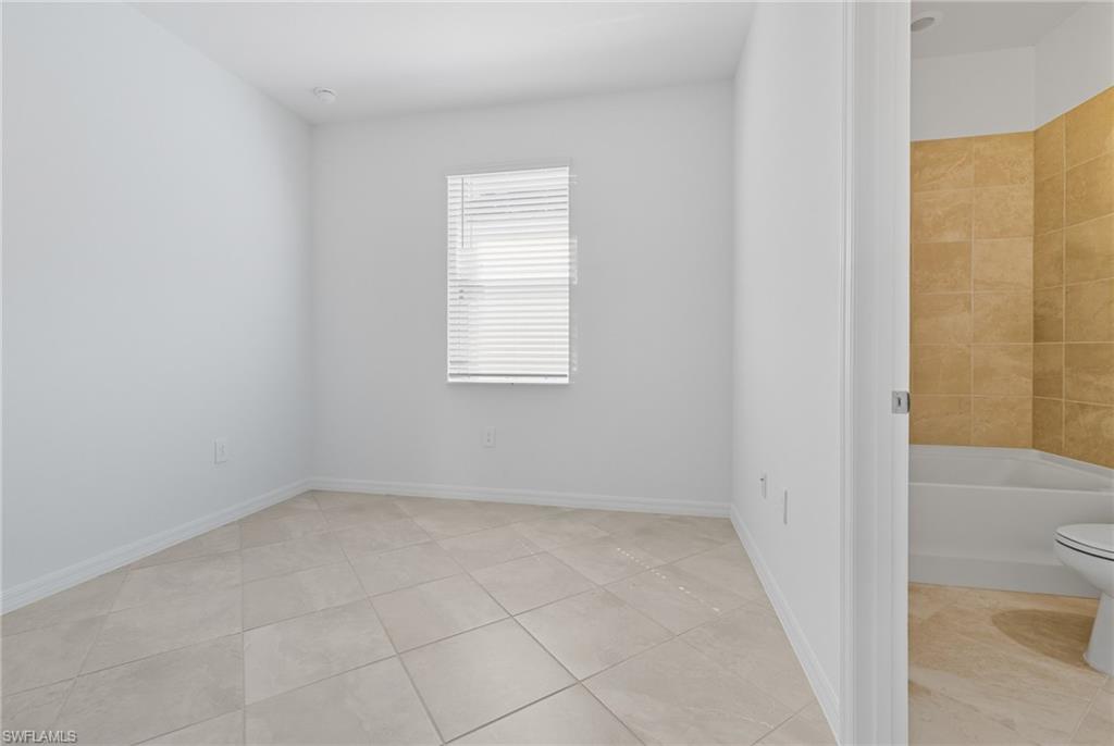 HAMPTON LAKES - Residential Lease