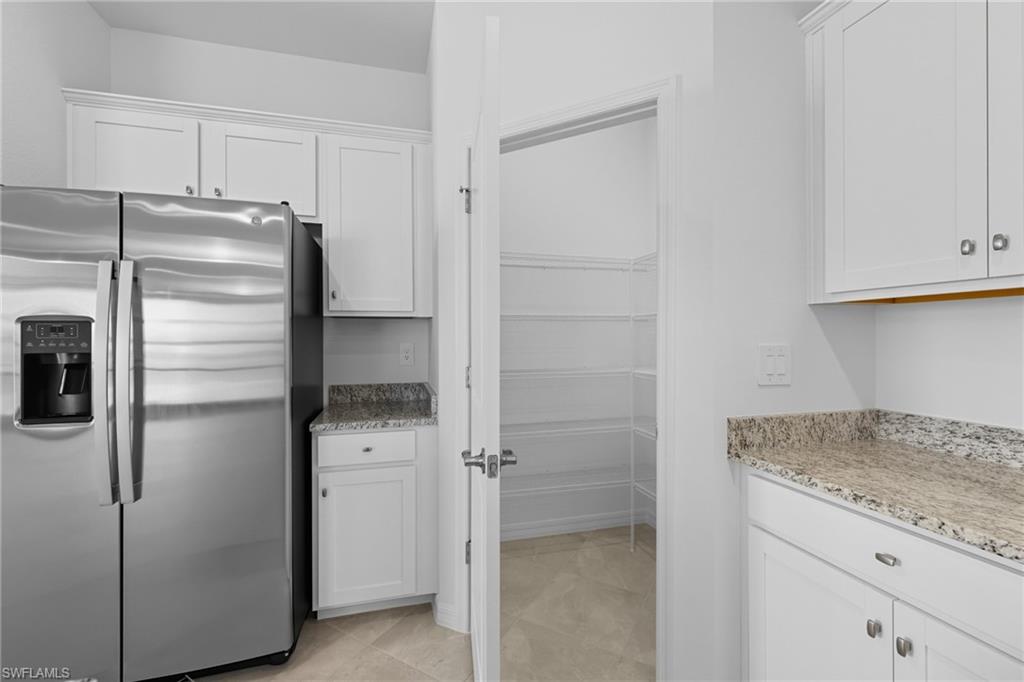 HAMPTON LAKES - Residential Lease