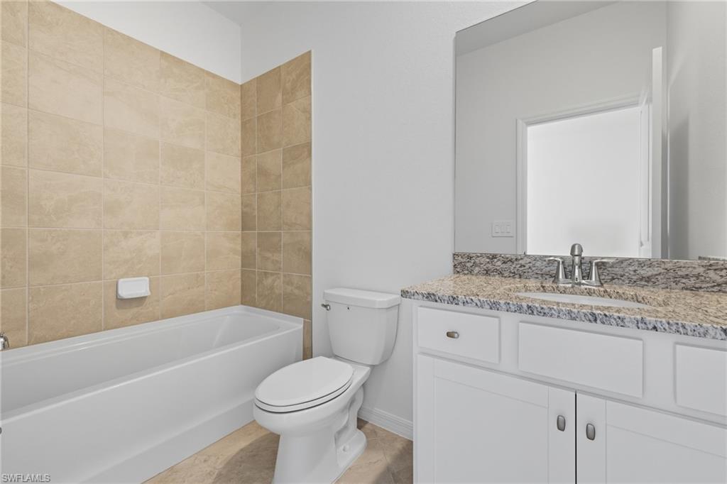 HAMPTON LAKES - Residential Lease
