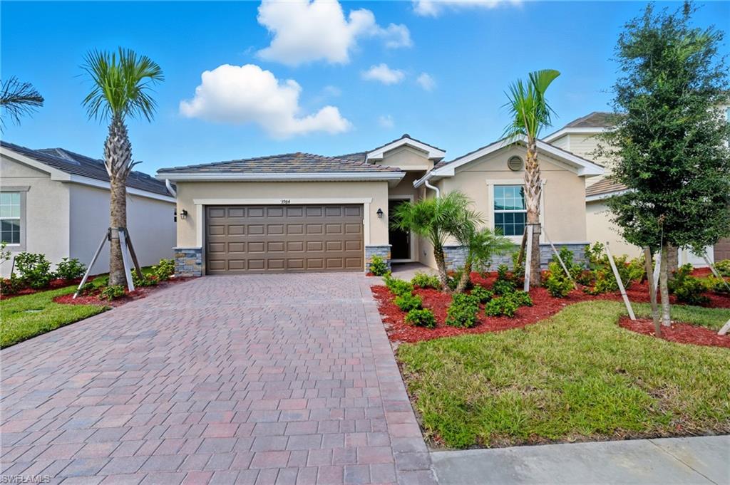 HAMPTON LAKES - Residential Lease