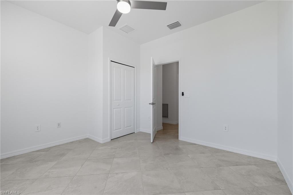 HAMPTON LAKES - Residential Lease