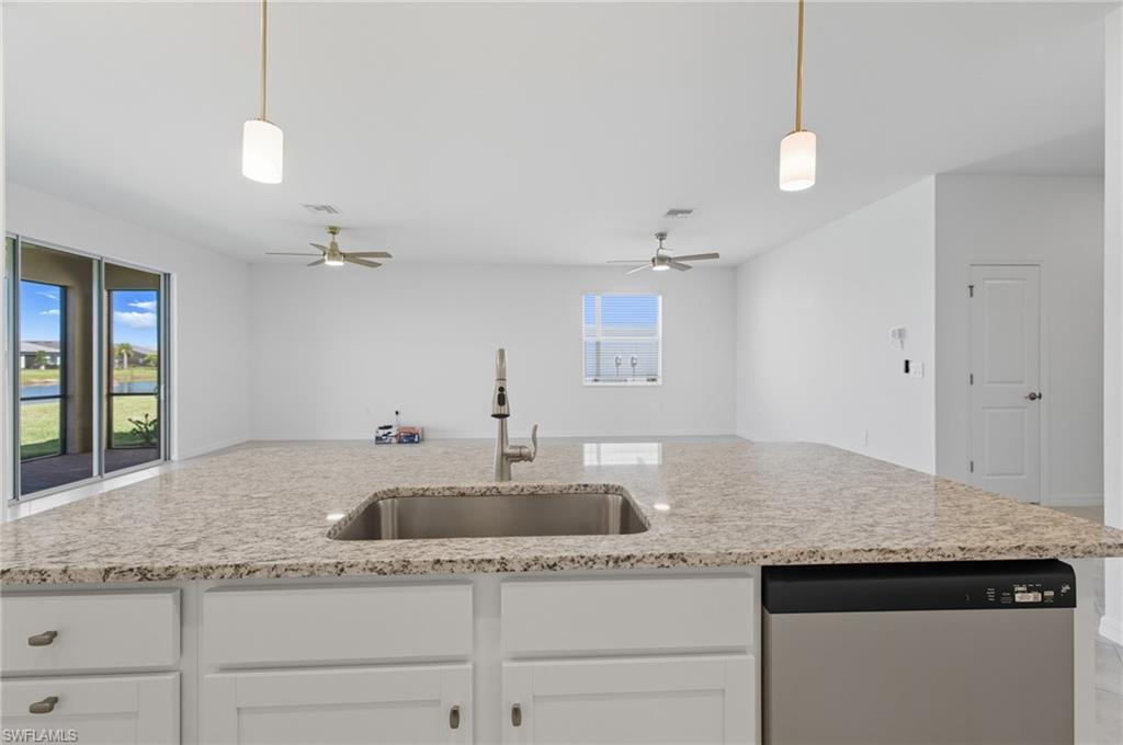 HAMPTON LAKES - Residential Lease