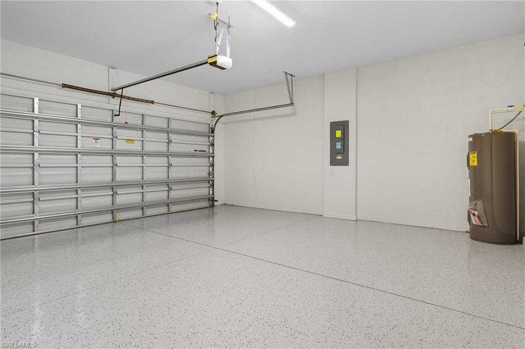 HAMPTON LAKES - Residential Lease
