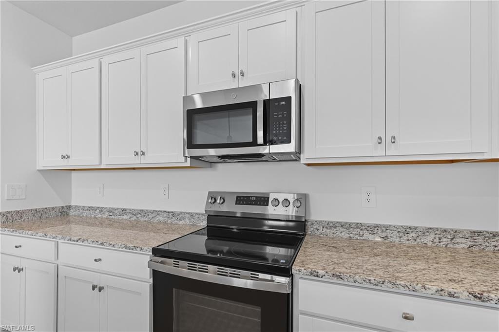 HAMPTON LAKES - Residential Lease