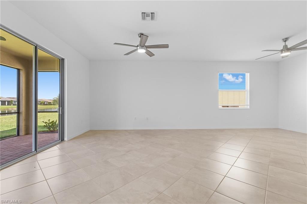 HAMPTON LAKES - Residential Lease