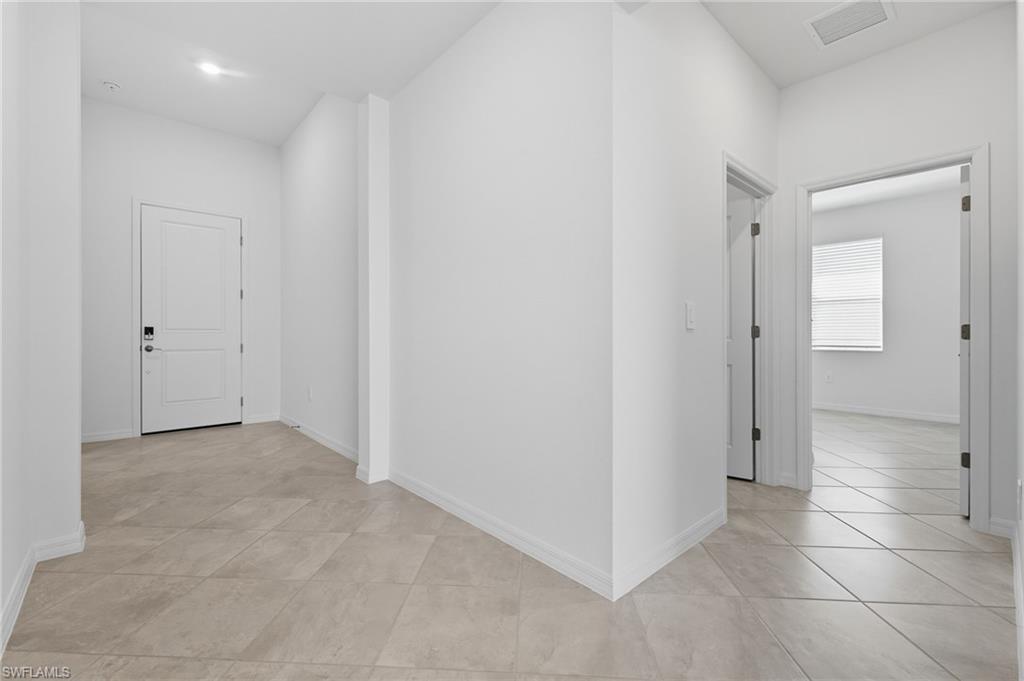 HAMPTON LAKES - Residential Lease