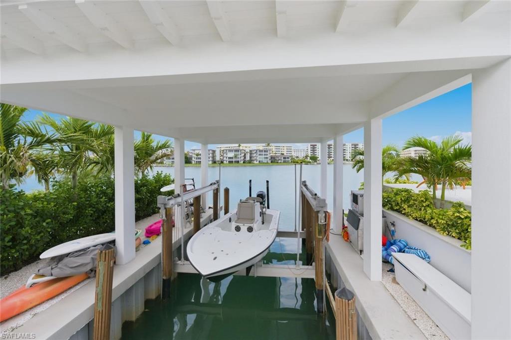 MOORINGS - Residential Lease