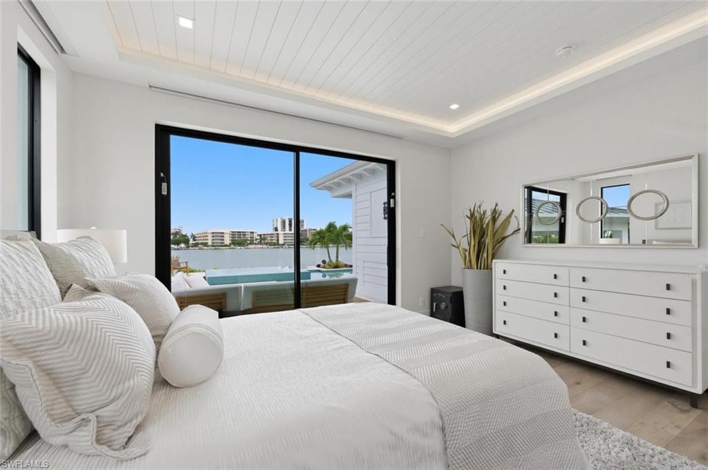 MOORINGS - Residential Lease