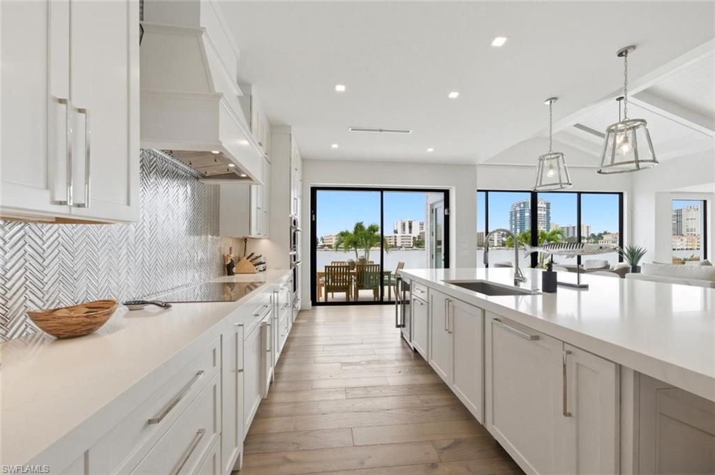 MOORINGS - Residential Lease
