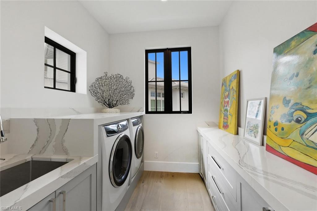 MOORINGS - Residential Lease