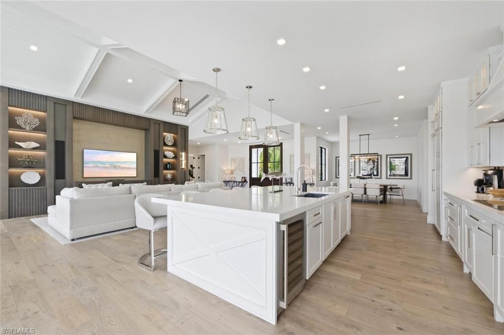 MOORINGS - Residential Lease