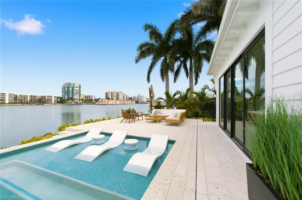 MOORINGS - Residential Lease