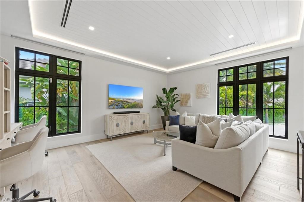 MOORINGS - Residential Lease