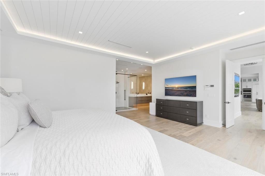 MOORINGS - Residential Lease