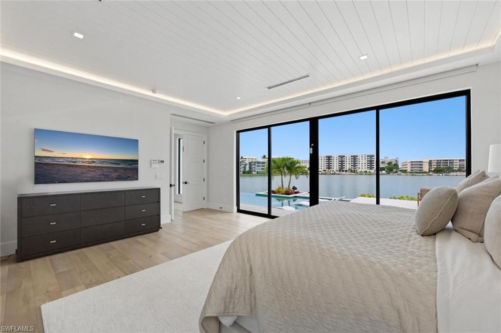 MOORINGS - Residential Lease