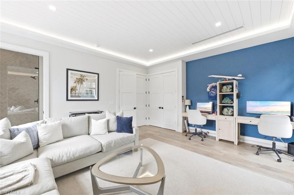 MOORINGS - Residential Lease