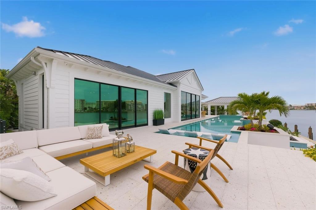 MOORINGS - Residential Lease