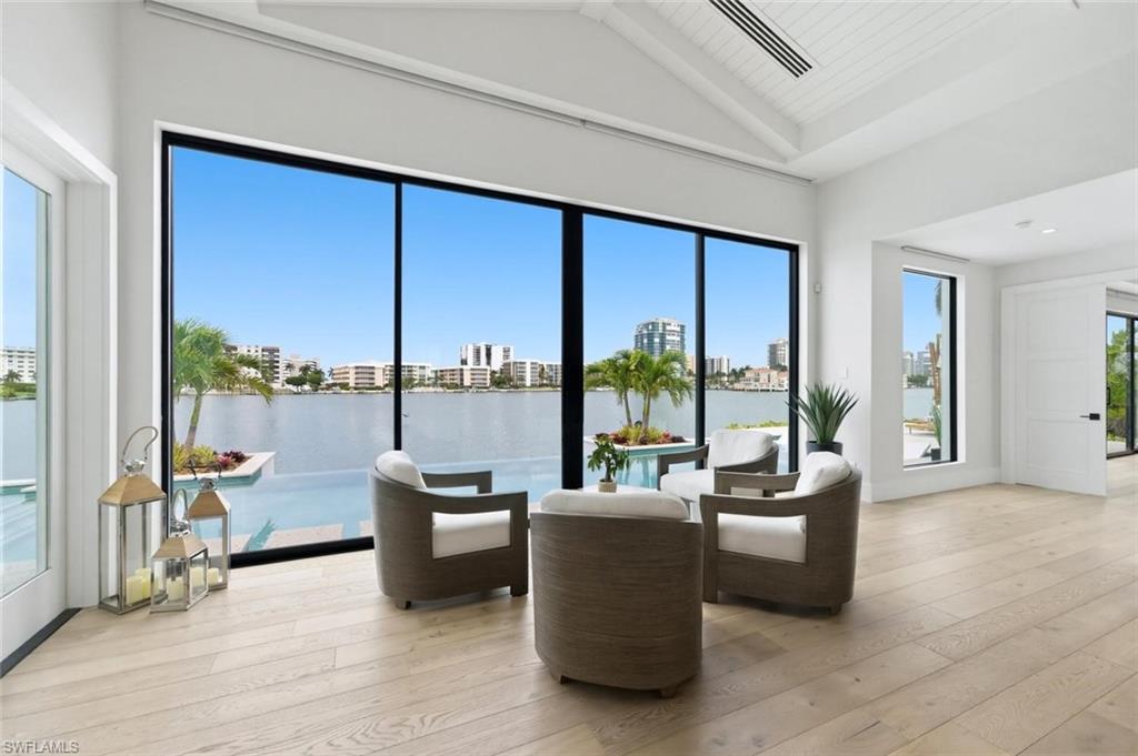 MOORINGS - Residential Lease
