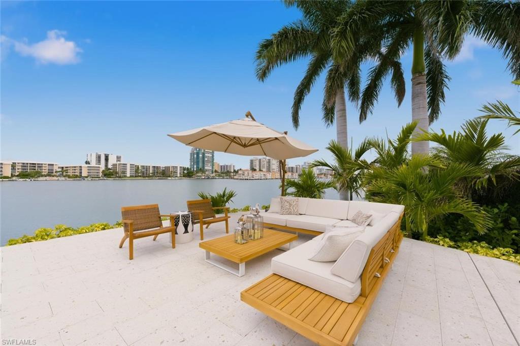 MOORINGS - Residential Lease