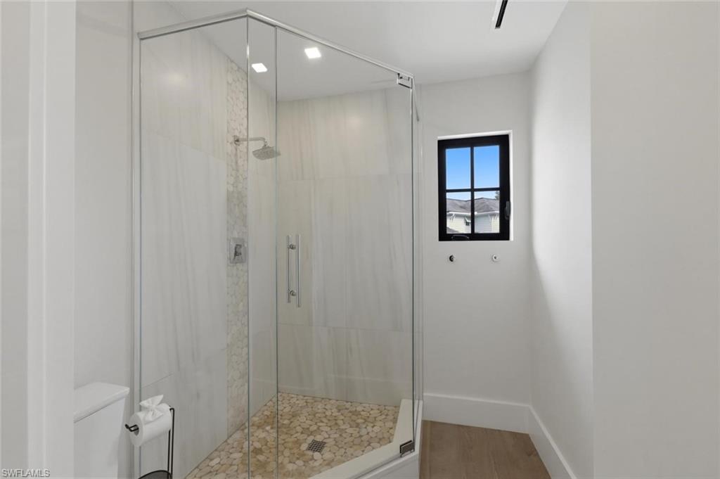 MOORINGS - Residential Lease