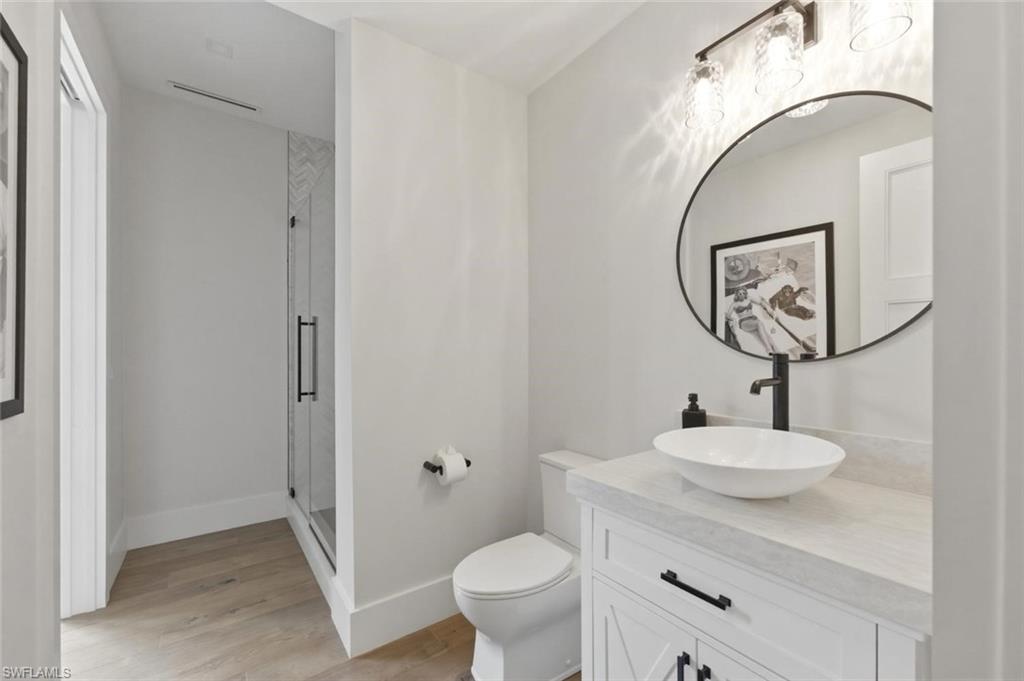 MOORINGS - Residential Lease
