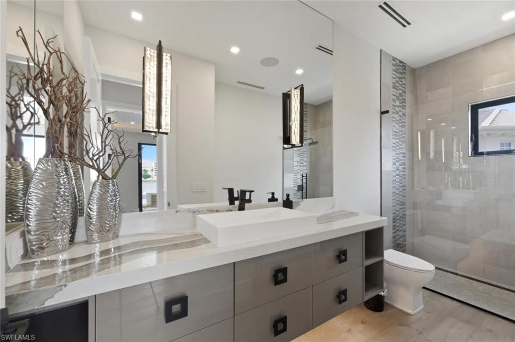 MOORINGS - Residential Lease