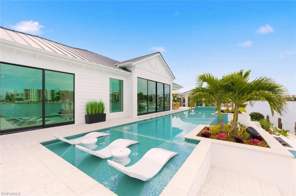 MOORINGS - Residential Lease