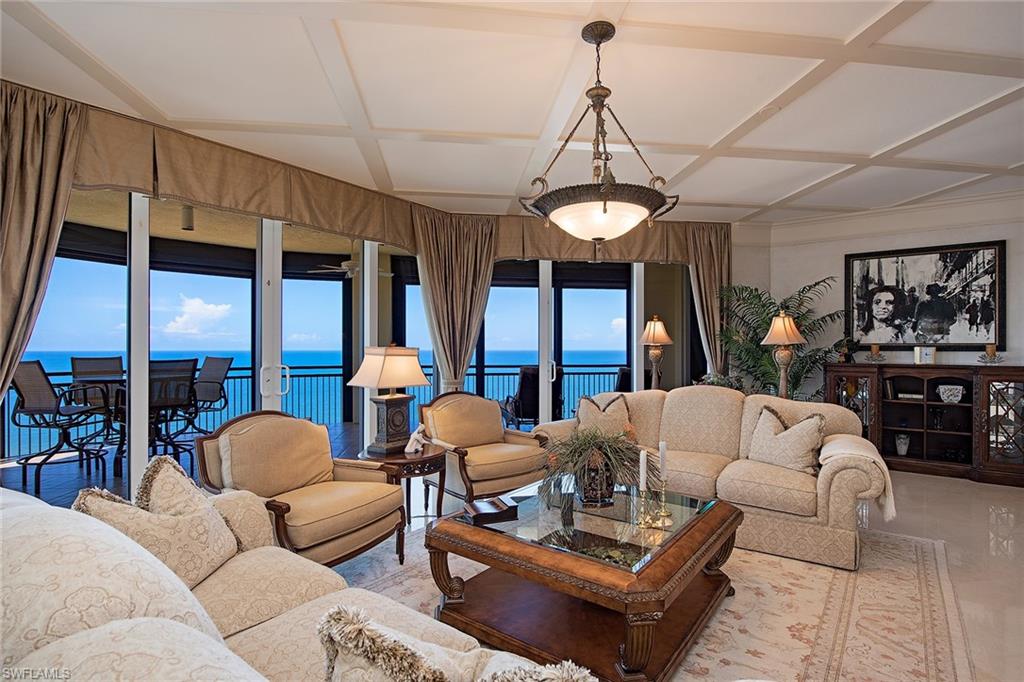 SEASONS AT NAPLES CAY - Residential