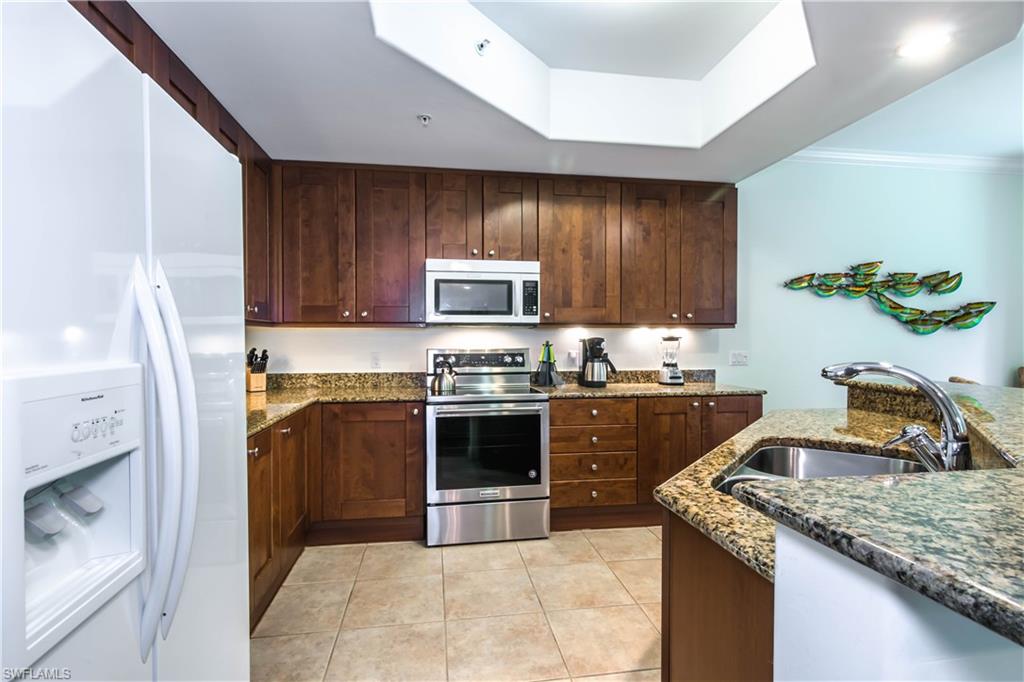 NAPLES BAY RESORT - Residential