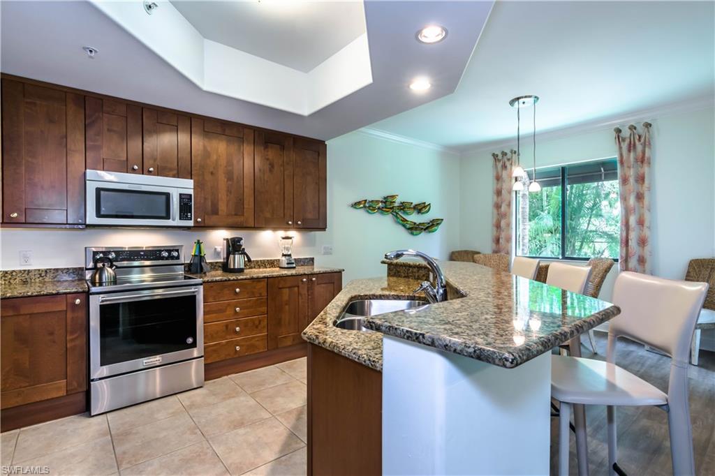 NAPLES BAY RESORT - Residential
