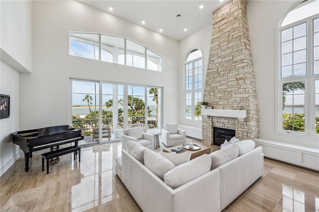 HIDEAWAY BEACH - Residential