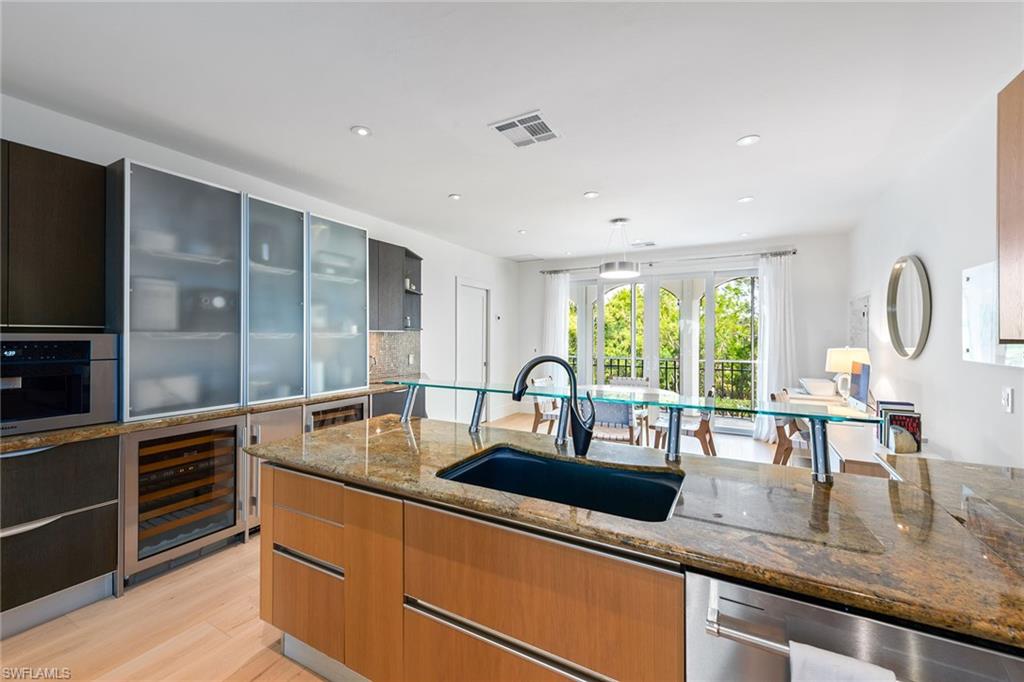 HIDEAWAY BEACH - Residential