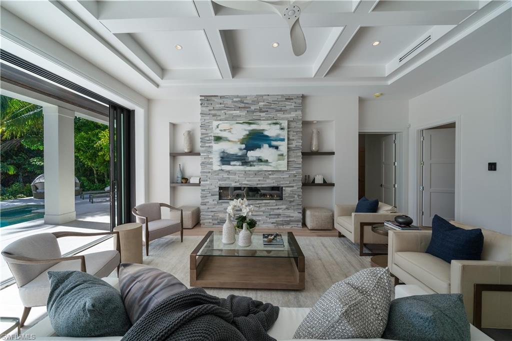PARK SHORE - Residential