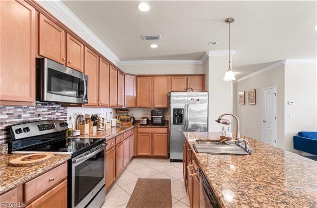 OLYMPIA POINTE - Residential Lease