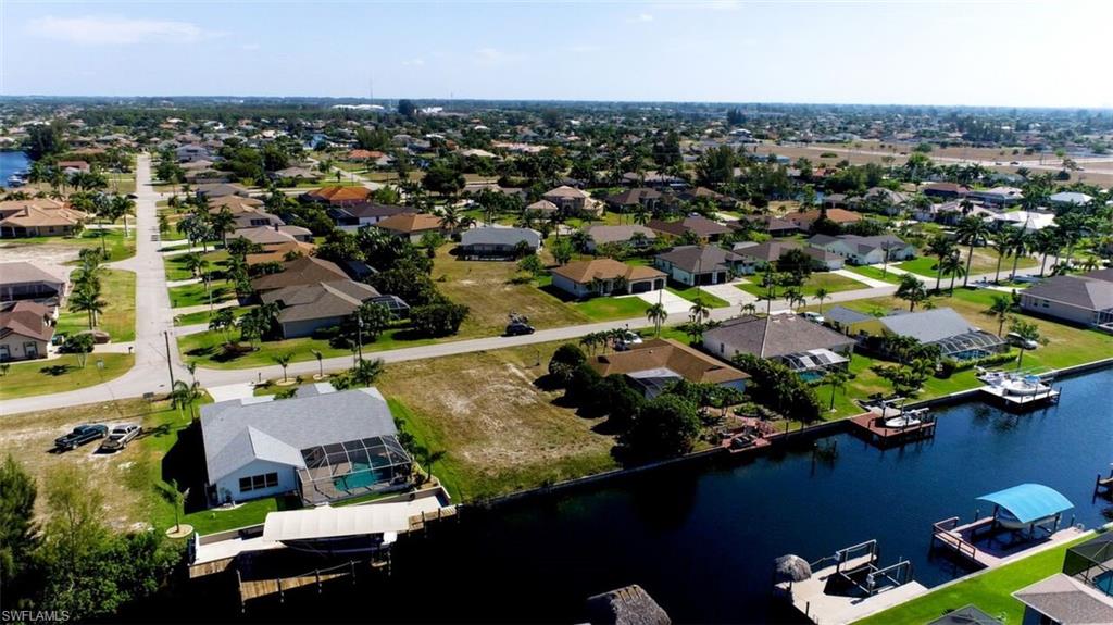 CAPE CORAL - Land